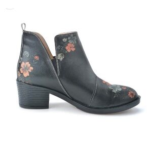 GOBY | Black Floral Print Leather Ankle Boots Booties Sz. 40 or a‎ Sz. 9.5